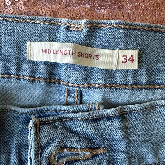 NEW Levi's Women's Mid Length Denim Jean Shorts 18 W34. Classic, Camping - Picture 8 of 8